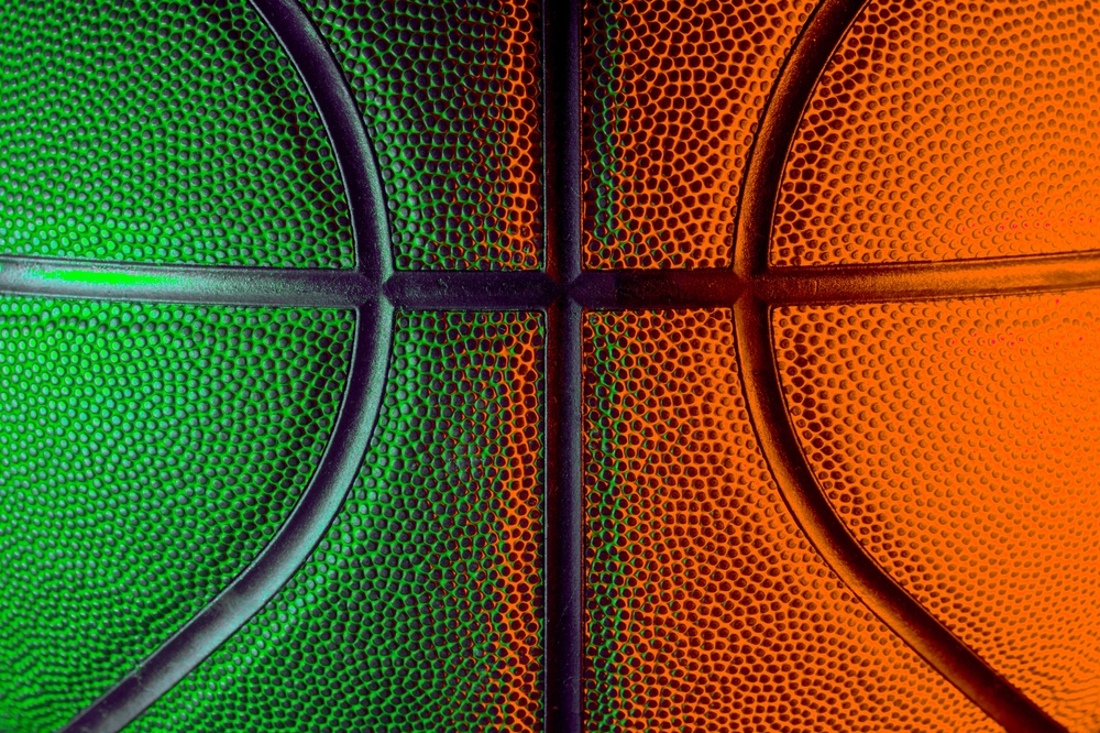 緑が混ざったバスケットボール